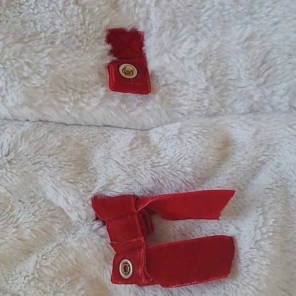 Tommy Bahama White Faux Fur Vest with Red Velvet Ribbon - Size 6 - Picture 4 of 7